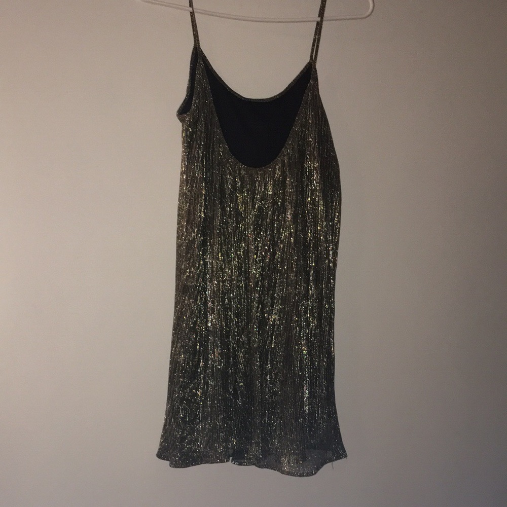 Stunning shiny party dress - Picture 2 of 5